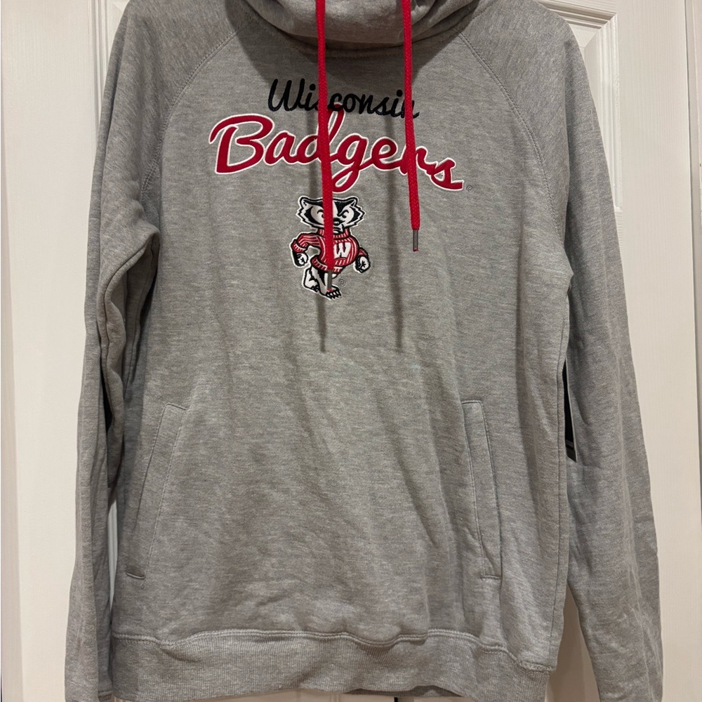 Colosseum Gray and Red Wisconsin Badgers Hoodie NWT
